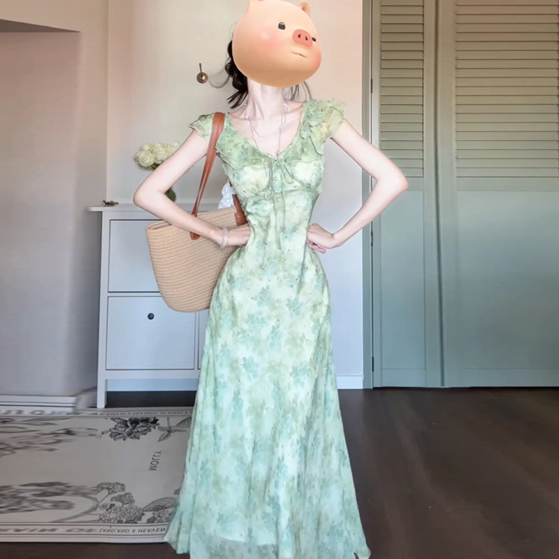 Forest-Style Outfit, Tea Break French Green V-Neck Floral Dress, Gentle and Elegant, Super Pretty, Waist-Cinching A-Line Long Skirt Forest-Style Outfit, Tea Break French Green V-Neck Floral Dress, Gentle and Elegant, Super Pretty, Waist-Cinching A-Line Long Skirt