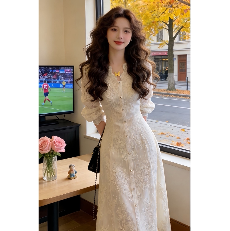 早春季绝美长袖白色蕾丝连衣裙子女装2026新款夏高知得体法式长裙