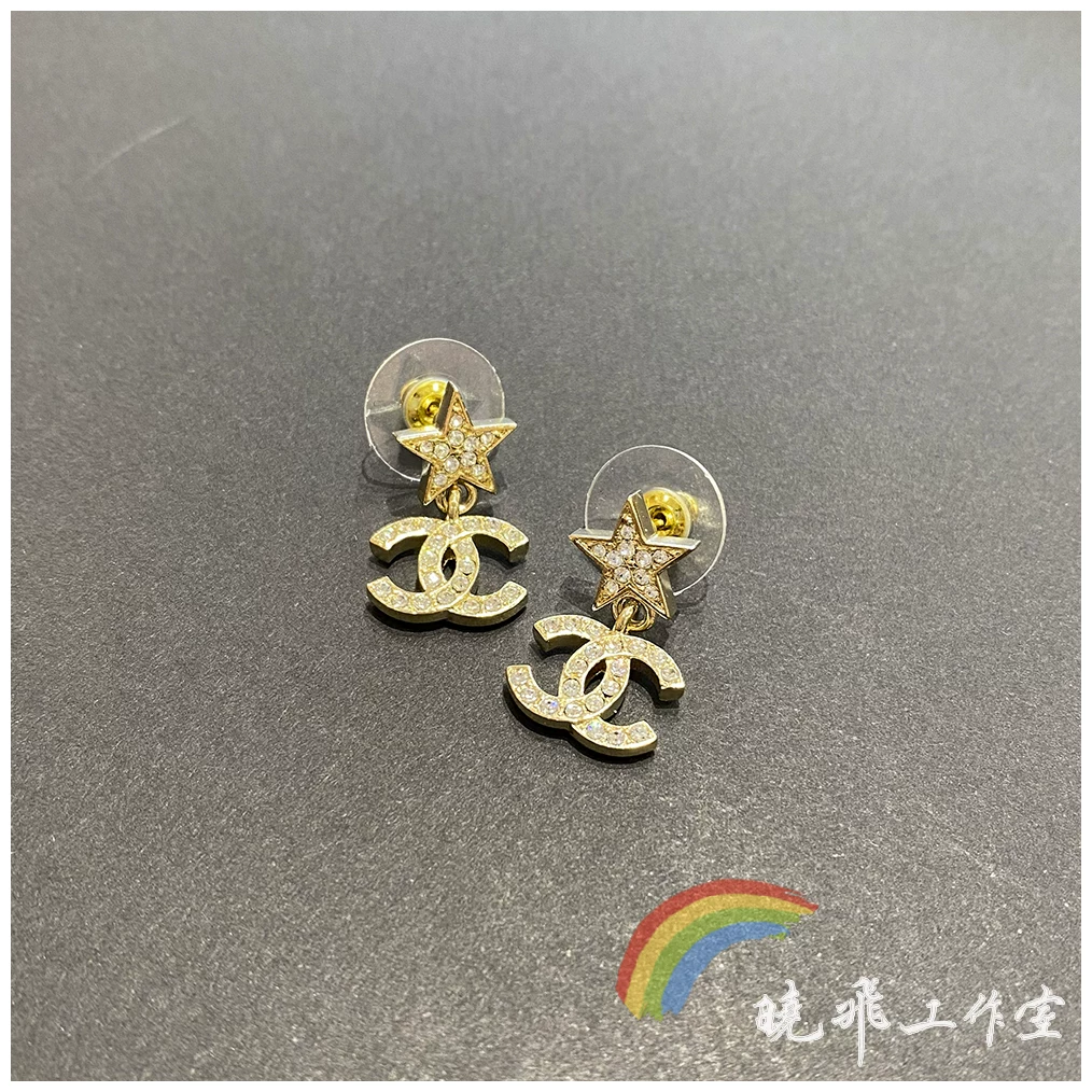 [Spot] Подлинные серьги Chanel 23A новая золотая звезда стразовая подвеска двойная C серьги