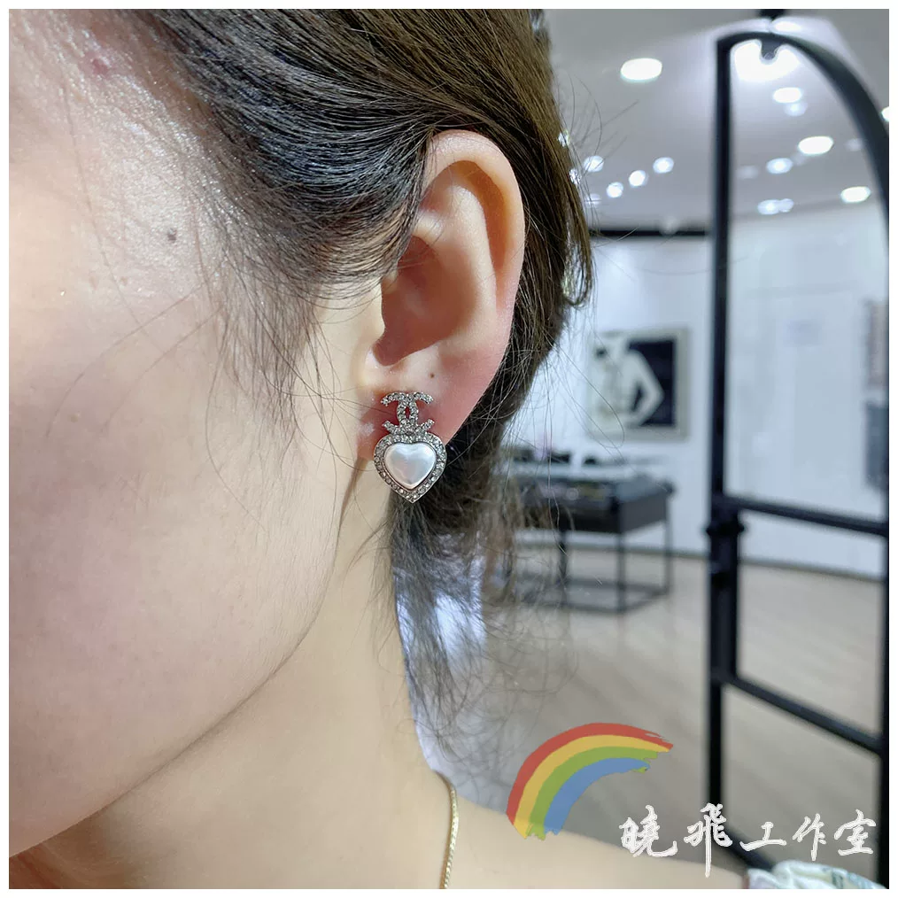 Подлинные серьги Chanel 23b, новые серебряные серьги с любовью жемчужина rhinestone двойная C