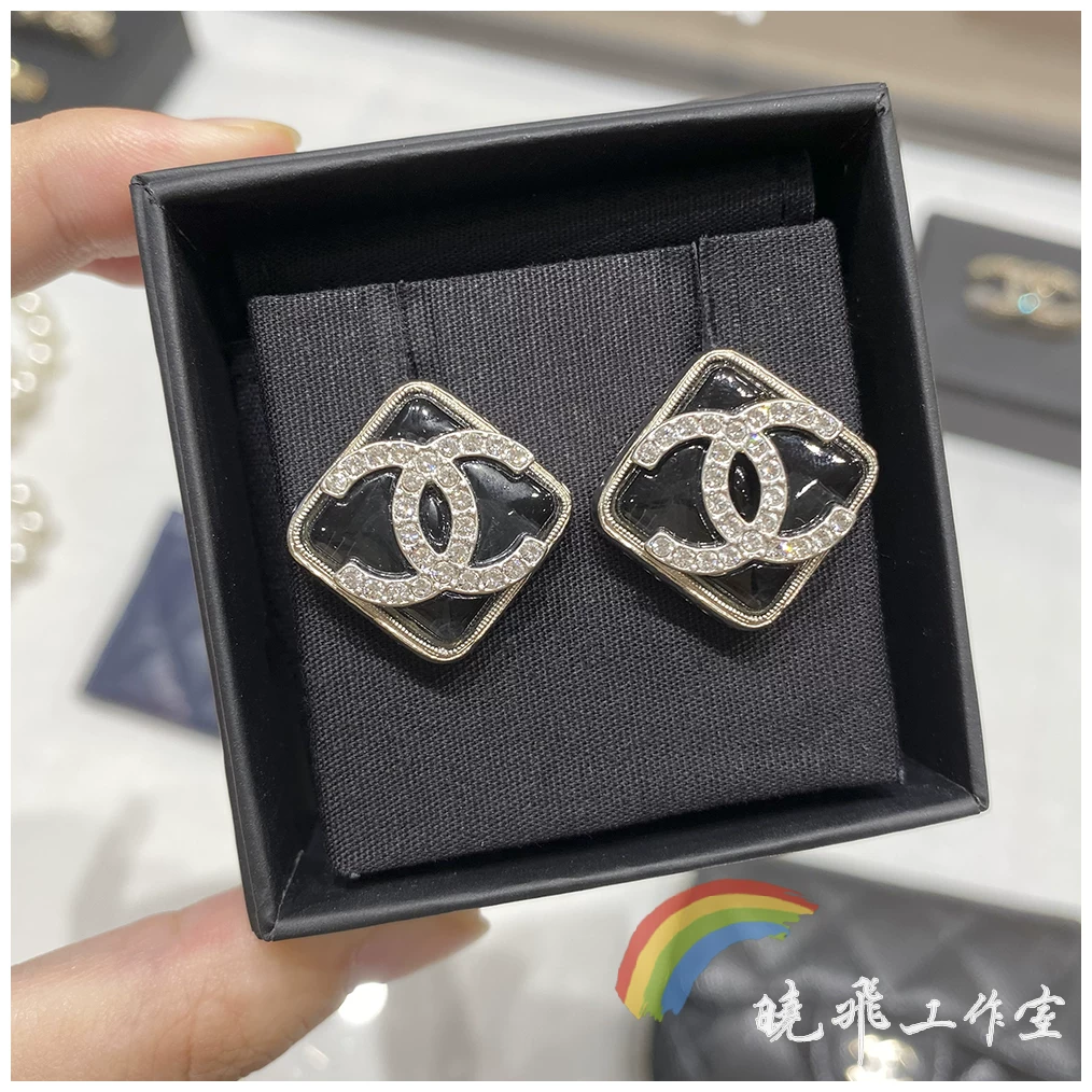 Подлинные серьги Chanel 22S новые черные бриллиантовые каменные серьги с двойной буквой C