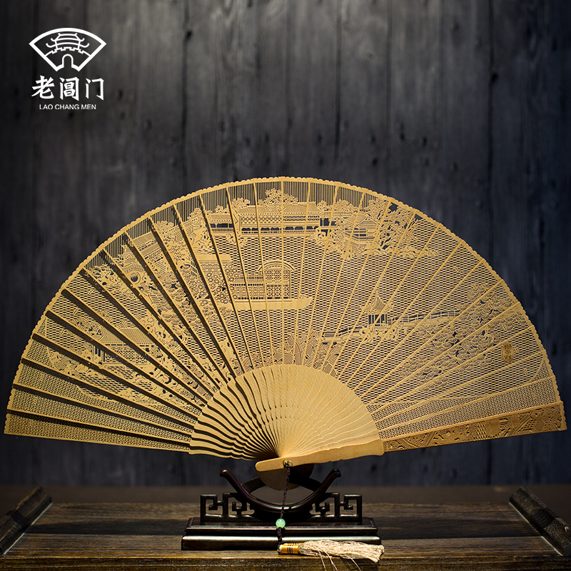 Old Gate Suzhou Classical Honolulu Classical Sandalwood Fans Play China Wind Gifts Fan Sandalwood Fan Hollowed-out Folding Fan Retro Craft Gift Hem