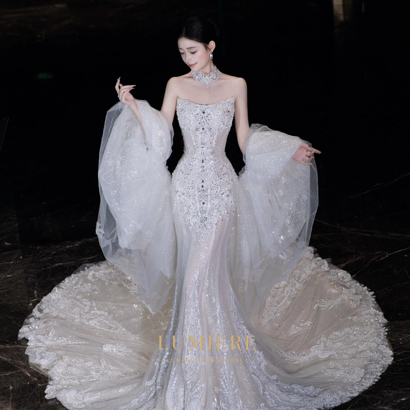 《Flash Girl》Wedding Dress 2026 New Model, Heavy-Duty Luxury Haute Couture Lace Mermaid Gown with Detachable Puff Sleeves 《Flash Girl》Wedding Dress 2026 New Model, Heavy-Duty Luxury Haute Couture Lace Mermaid Gown with Detachable Puff Sleeves