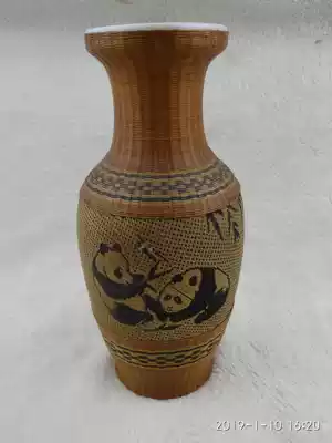 During the earning period, bamboo silk buckle porcelain-intangible cultural heritage bamboo vase (National Treasure Panda)