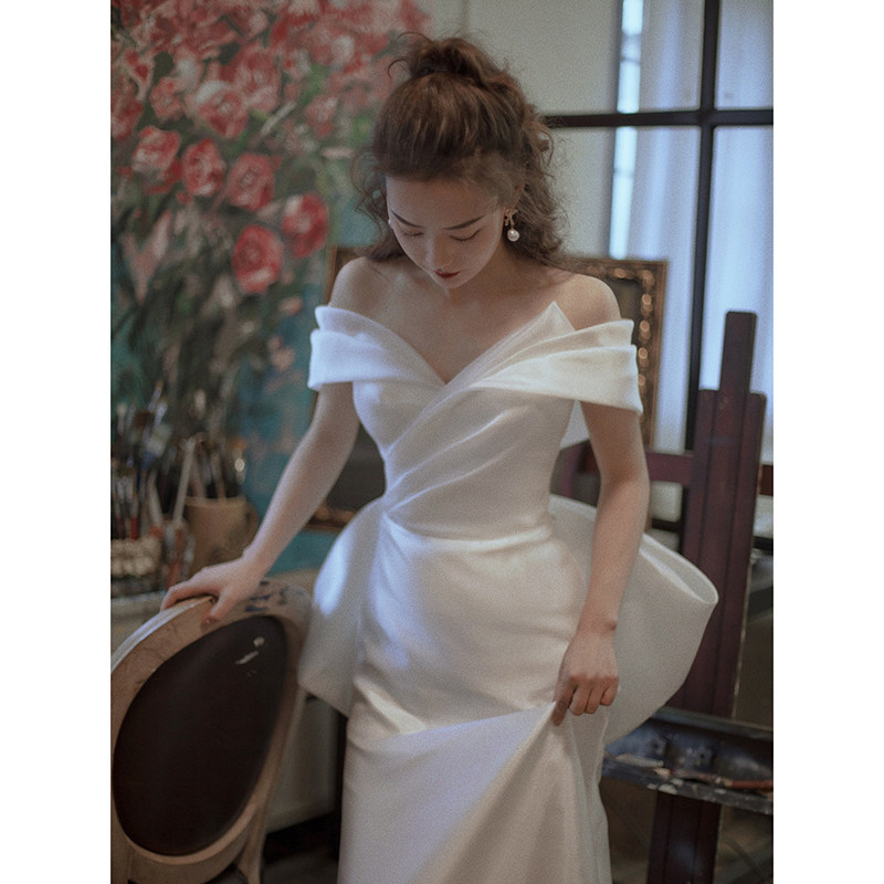 Fan-style light wedding dress 2021 new temperament bridal satin fish tail minimalist atmosphere little Wedding Gown