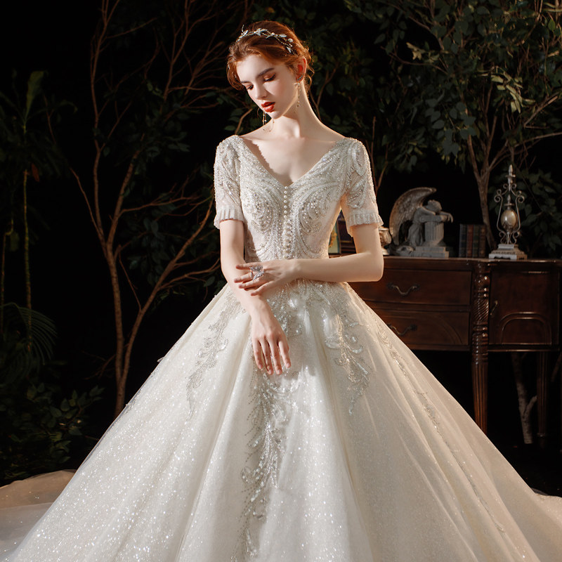 Main wedding dress 2021 new French bride high-end sense small Mori star heavy industry luxury trailing light