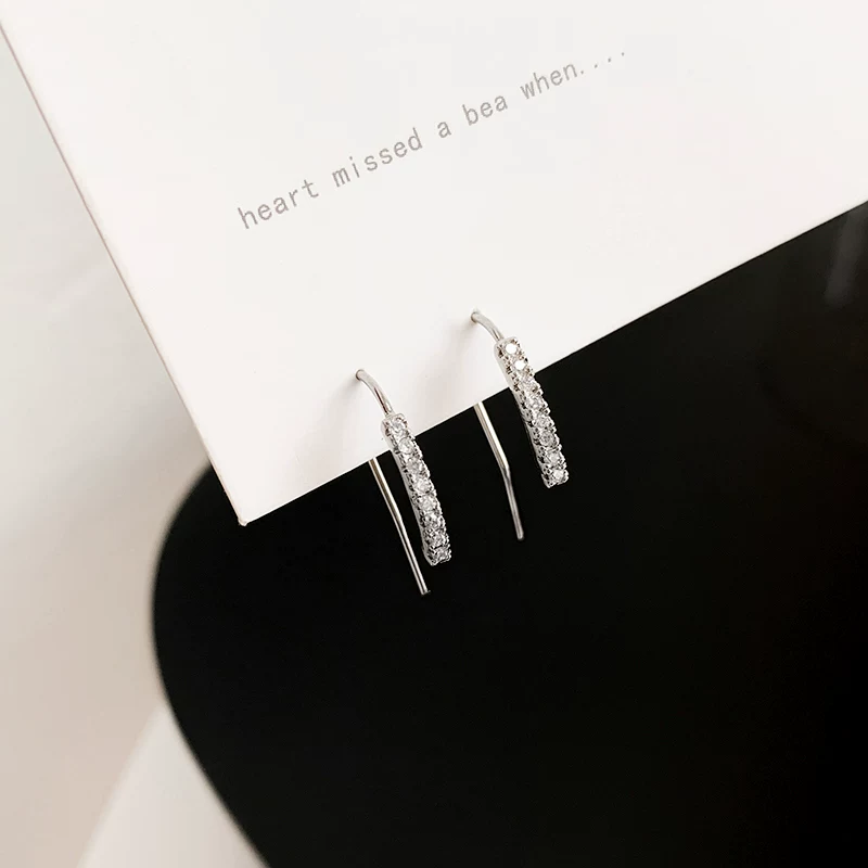Earrings, internet celebrity