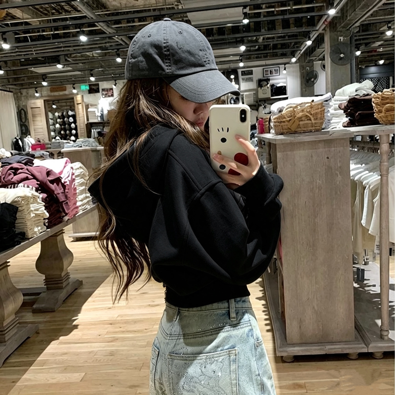 Black American-Style Spicy Girl Short Hoodie Sweatshirt for Women, New Autumn Thin Long-Sleeve Loose Pullover Top Trendy Black American-Style Spicy Girl Short Hoodie Sweatshirt for Women, New Autumn Thin Long-Sleeve Loose Pullover Top Trendy
