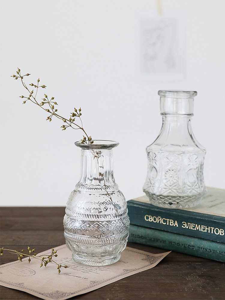 Retro glass bottle vase photo props ins wind photography ancient style decorative background props decoration shooting props
