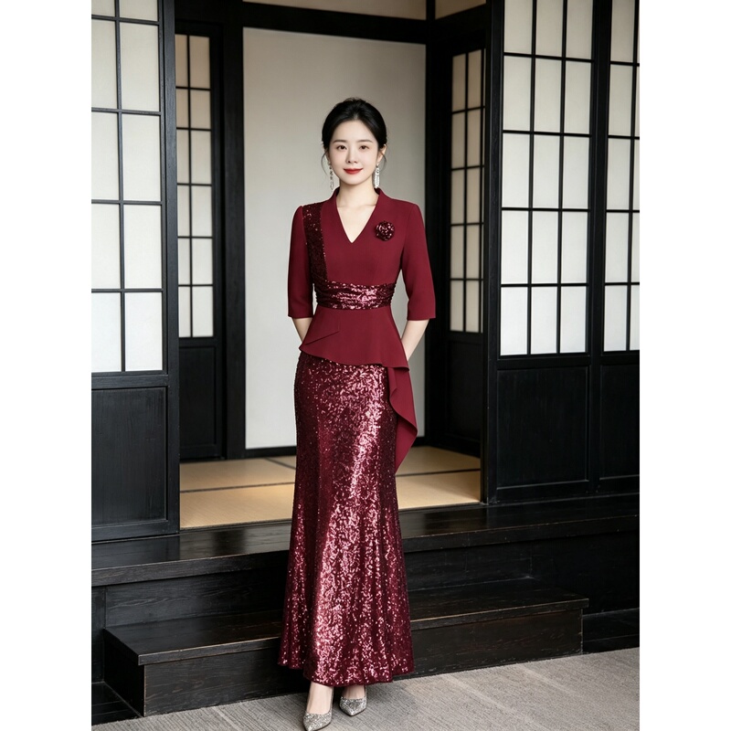 Elegant French-Style Sequin Dress for Women, with a Sophisticated Design, Waist-Cinching, and Suitable for Wedding Banquets Elegant French-Style Sequin Dress for Women, with a Sophisticated Design, Waist-Cinching, and Suitable for Wedding Banquets
