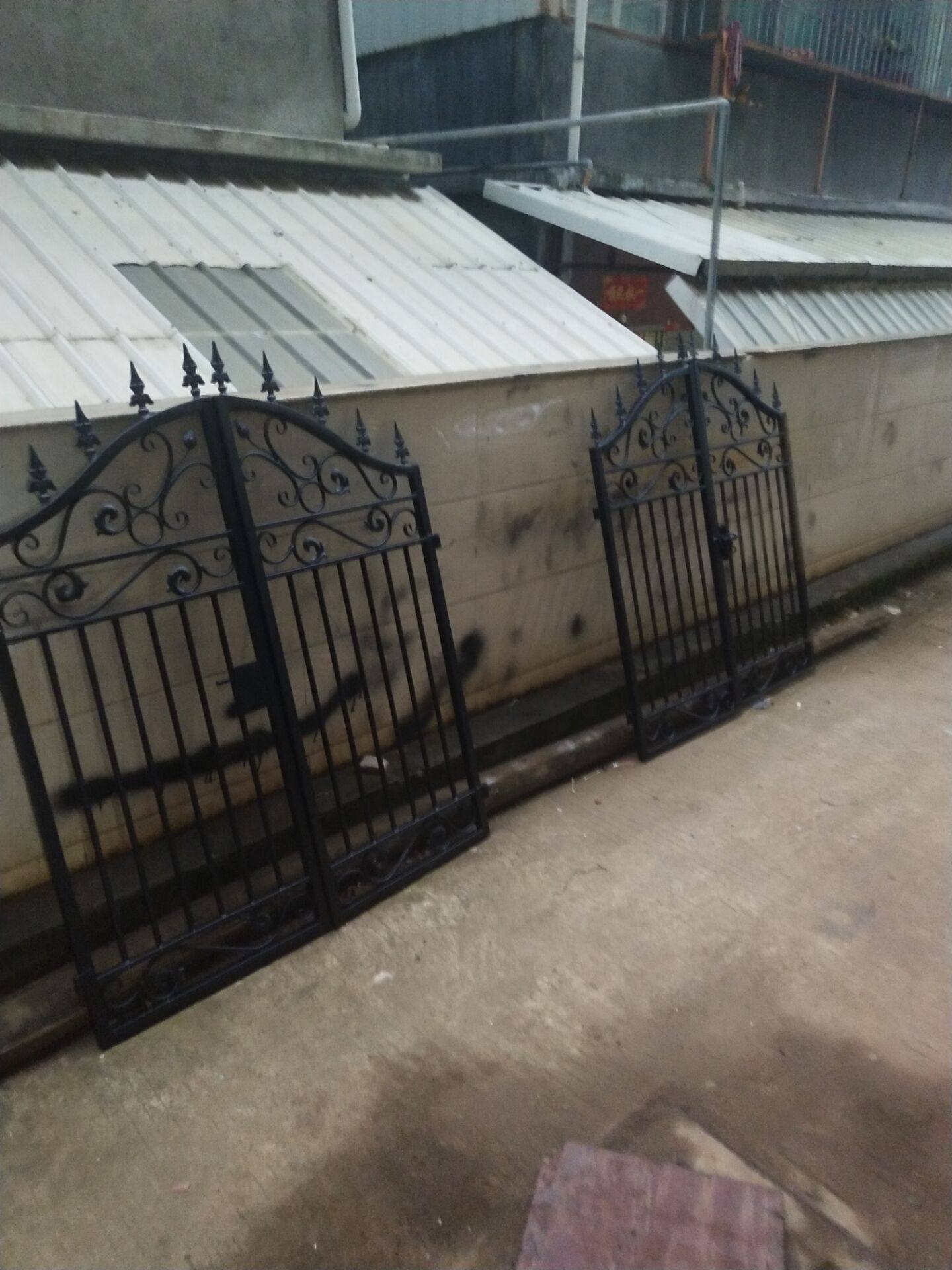 European Wrought iron door Wrought iron door Iron door Villa door Courtyard door Security door Garden warehouse door Double door Small door