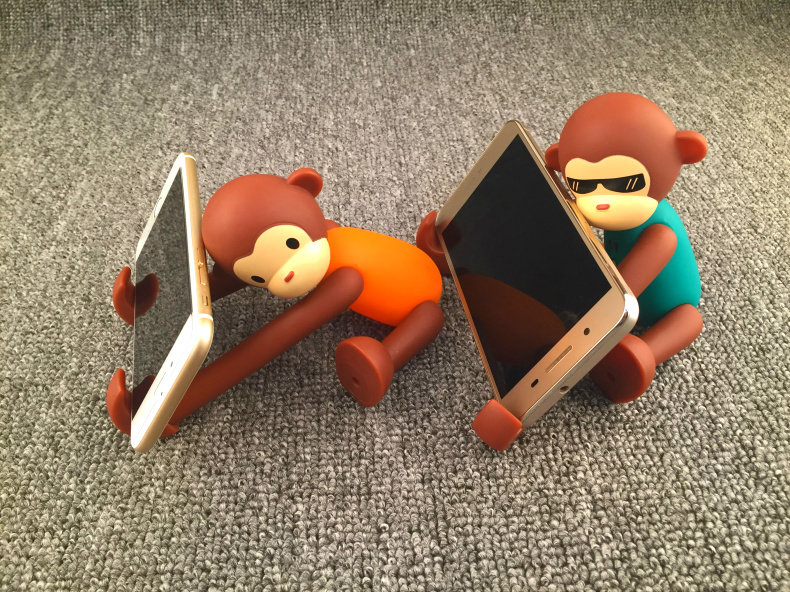 Armor King Cute Monkey Toy Adjustable Digital Support for 3.5-6 inch Phones & 7-10 inch Tablets