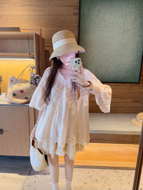 Pinkmoon/Pink Dewy Sunshine Retro Lace Patchwork Tencel Sunscreen Blouse Sweet V-Neck Light Pink Top