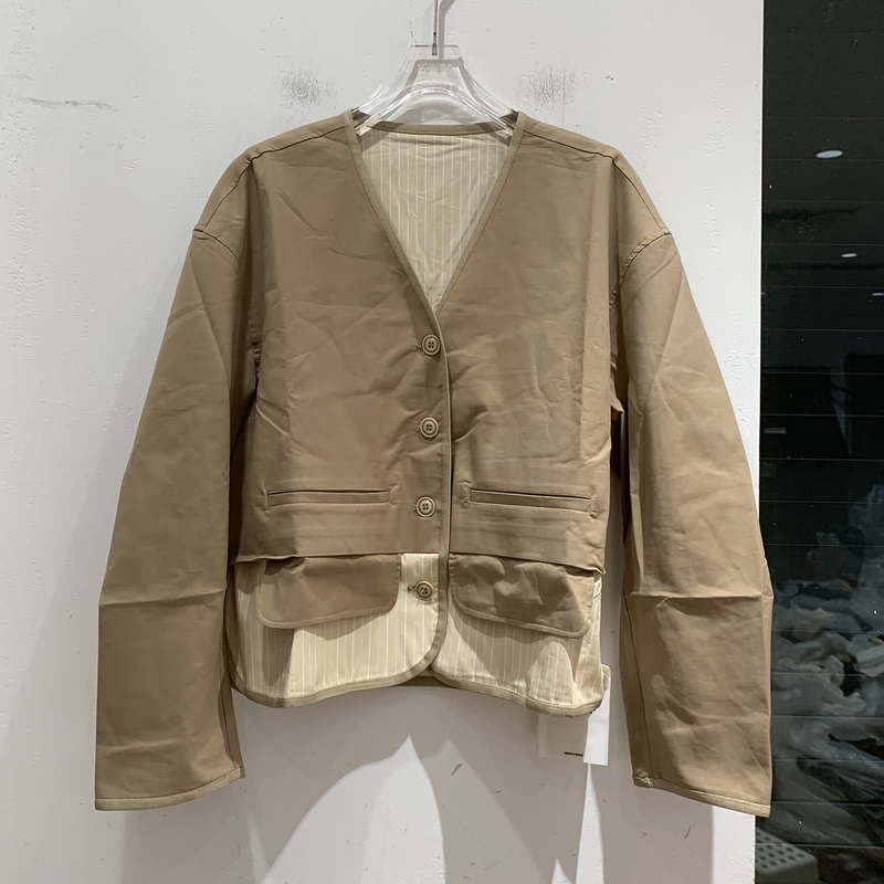 European-Style Boutique Real Shot of Short Jacket for Women, Autumn 2026 New Model, V-Neck Single-Breasted Short Casual Jacket for Women
