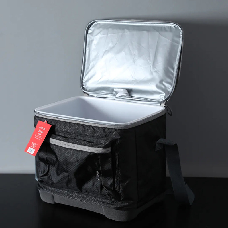 The Mobile Refrigerator is a portable insulation and insulation of the old air - tight waterproof and fresh carriage package