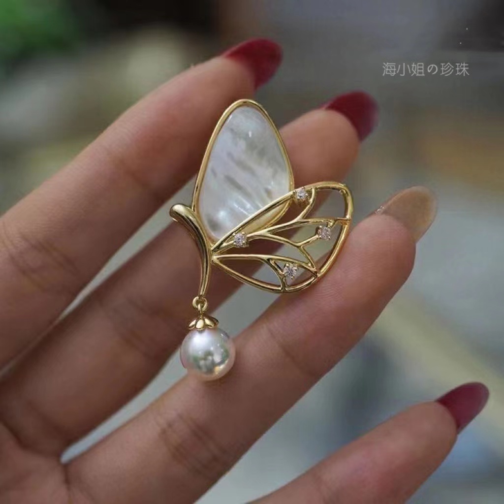 Miss Sea Pearl High-end Atmospheric Natural Shell Butterfly Brooch Freshwater Ball Bead Corsage Elegant Brooch Accessories