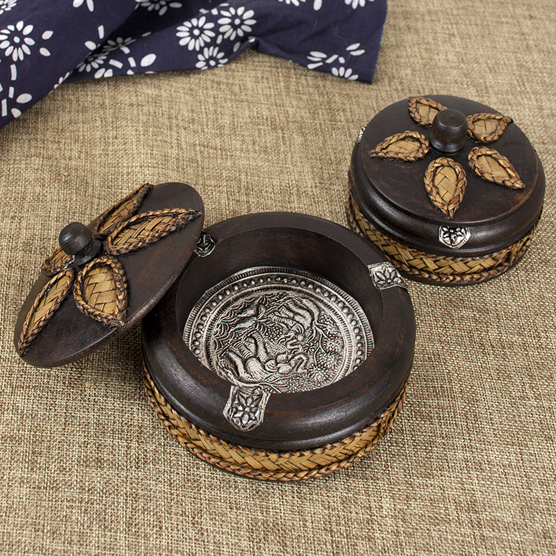 Thai Bamboo Chronicled Tobacco Ashtray Retro Southeast Asian Style Creative Personality Home Living Room Pendulum with light lavish solid wood with lid