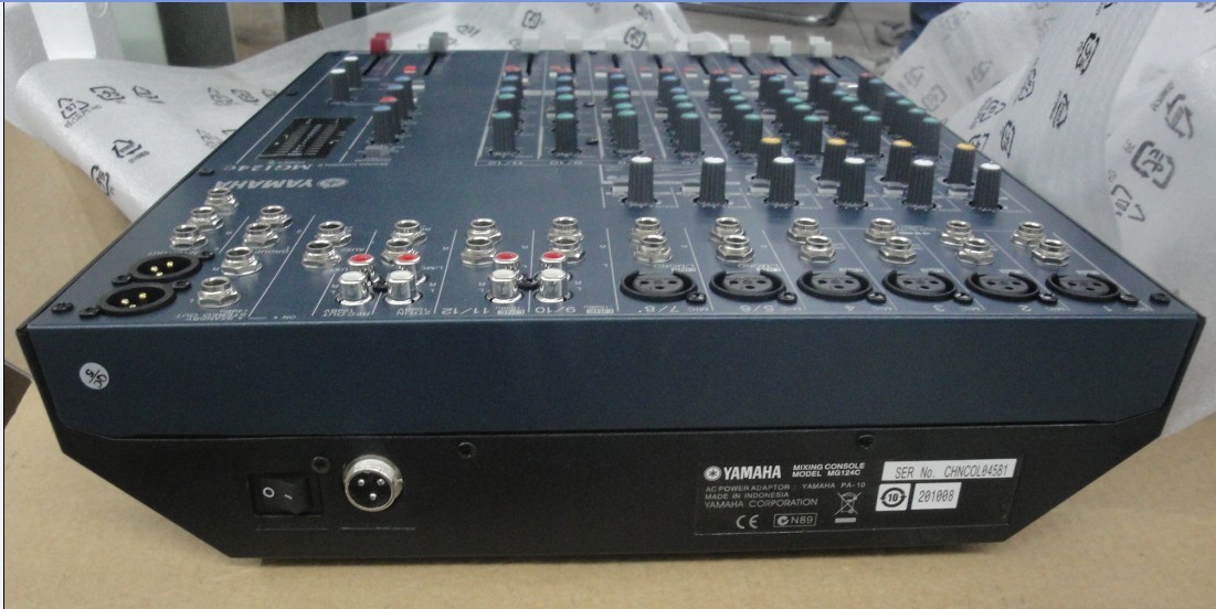 Yamaha MG124C 12CH Professional Mixer Licensed