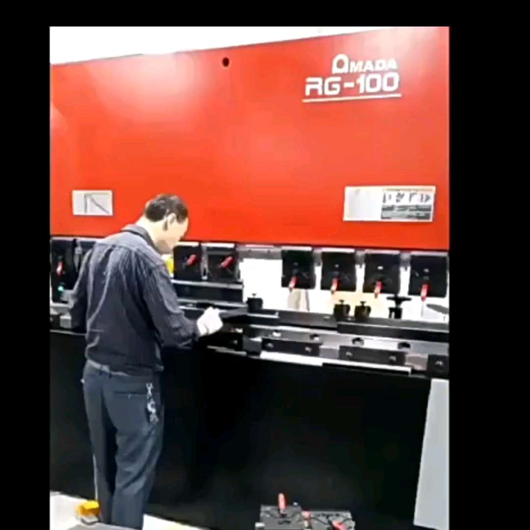 散热片老掉？这个粘性硅胶真能“焊”在芯片上？