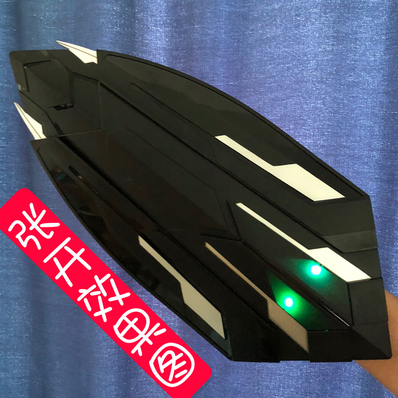 Halloween American Shield Captain New Luminous Deformation Claw Shield Children Toy Male Girl Cos Performance Gear