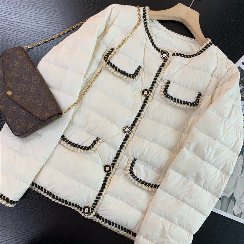 Anti-season halal cabin light and thin down clothes women's small balsamy wind short black and white cotton coat jacket thin