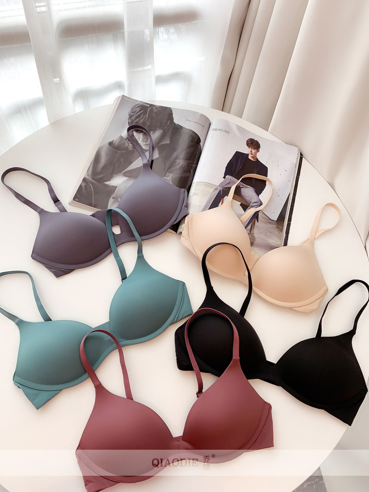 C Family Factory Upgrades Self Wearing 5 years of series No marks Breathable Comfort Closeout Breast bra No steel ring