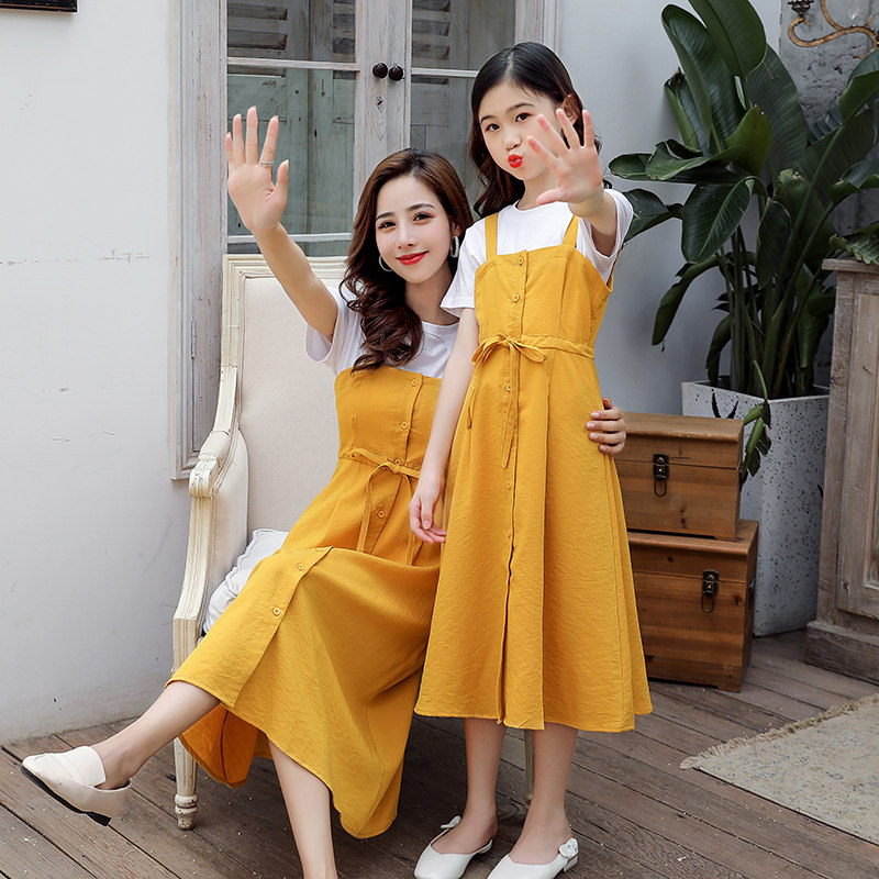 Parent-child wear 2022 autumn new mother and daughter set foreign fashion net red small fresh dress two-piece set tide