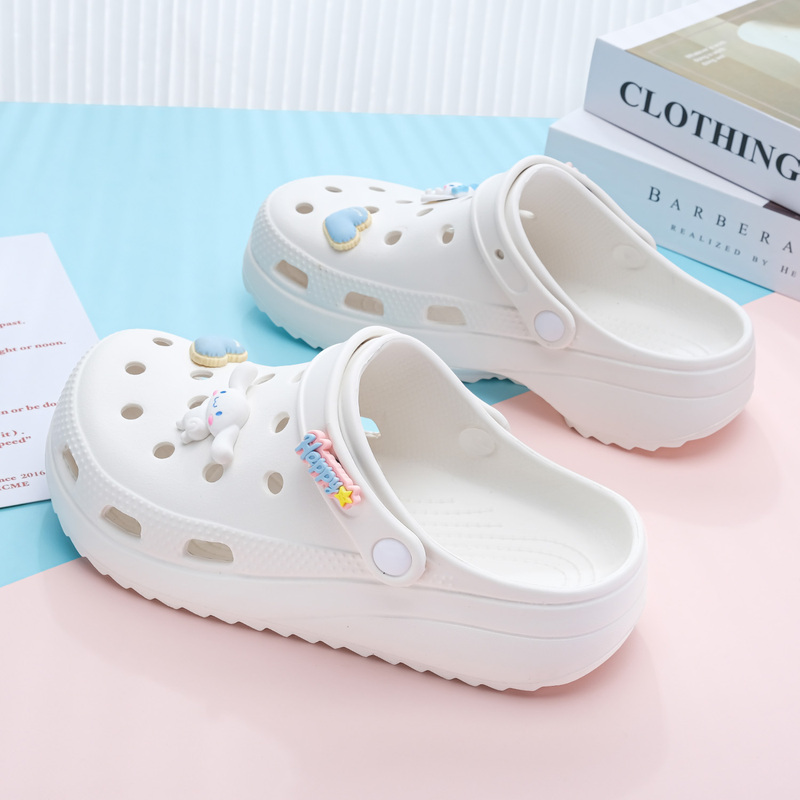 Women's Clogs with Thick Soles for Outdoor Wear, New Summer Style, Breathable, Versatile, Non-Slip, Closed-Toe Slippers, Nurse White Beach Sandals