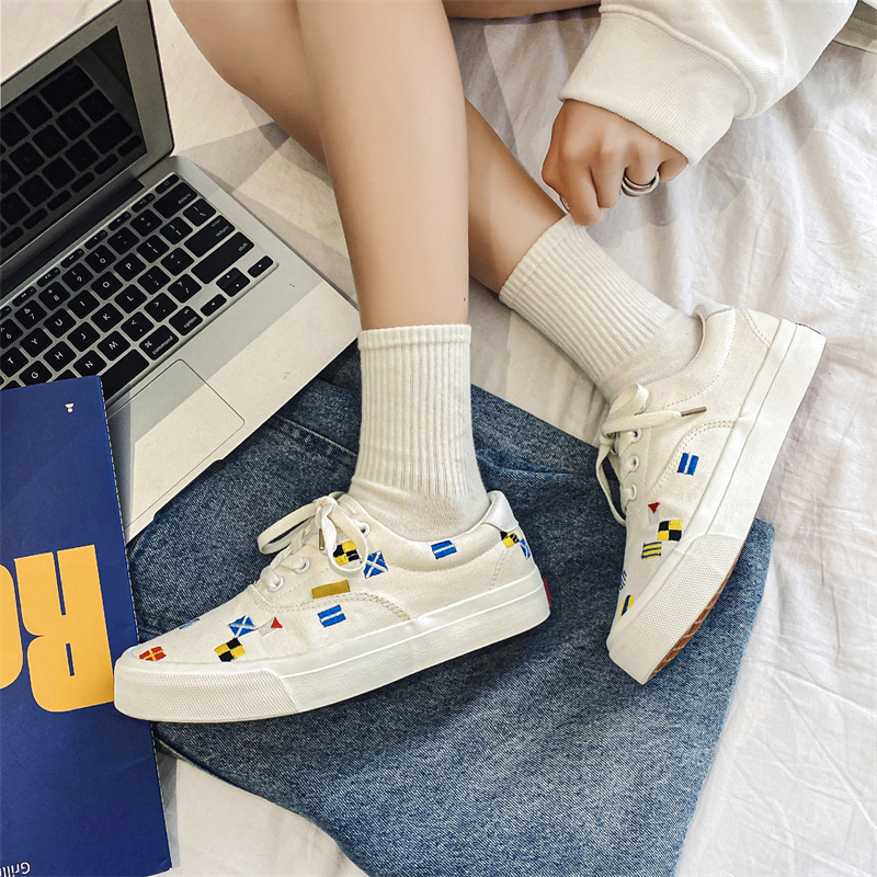 Summer college couple canvas shoes girls embroidery boys breathable white cloth shoes low-top single shoes Hong Kong wind sneakers