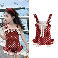 Красный купальник