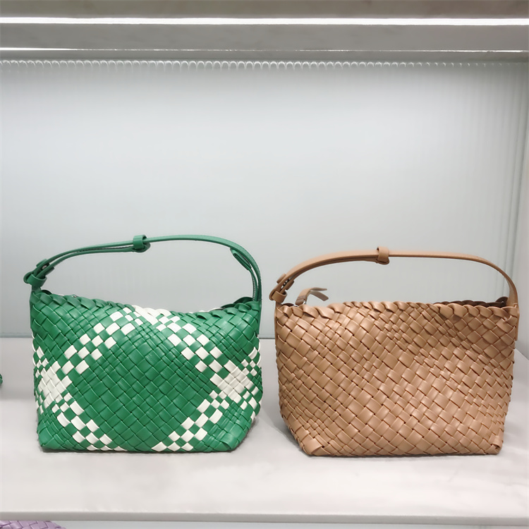 Di Sanna Woman Bag Domestic Special Cabinet 22 Spring With Axillary High-end Woven Bag 8214015903