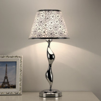 European bedroom small table lamp decoration wedding room warm personality dimmable American remote control LED bedside table lamp