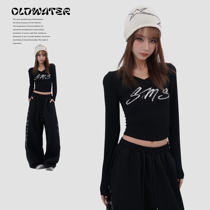 Spicy Girl Black Long-Sleeved Inner Layering Shirt for Women with Letter Print, Slim Fit, Short Style, Jazz Dance Kpop Top
