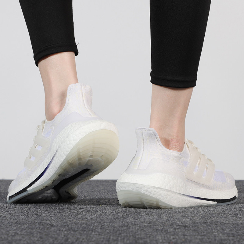 Adidas女鞋2021冬季新款輕便運動鞋ULTRABOOST 21跑步鞋FX7730