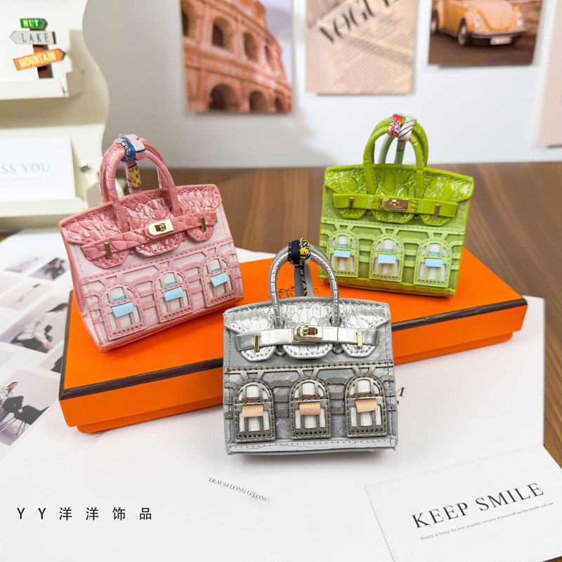 White House Bag, Earphone Bag, Mini Bag, Pendant, Pink House Bag, Light Luxury Velvet, Chinese Style Small Bag, Car Interior Decoration White House Bag, Earphone Bag, Mini Bag, Pendant, Pink House Bag, Light Luxury Velvet, Chinese Style Small Bag, Car Interior Decoration
