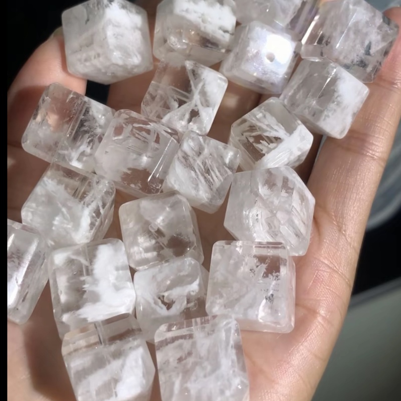 Natural White Snowflake Ghost Sugar Cubes, Each One with Its Own Unique Shape and Texture, Very Attractive in Terms of Price! if You Like Them, You Can Purchase Them Directly!