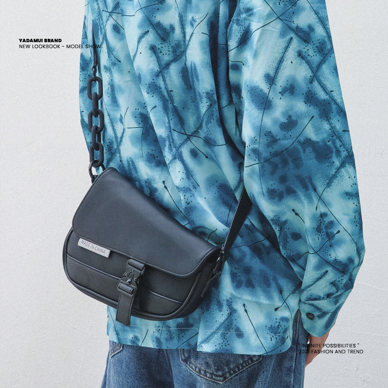 Men's saddle bag summer chain tide brand shoulder bag lightweight small bag 2021 messenger bag female country tide functional wind