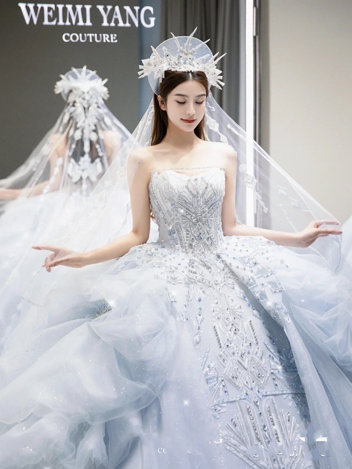 Новый топик fairy glacier blue с большим шлейфом от звезды свадебного платья star с таким же узким шлейфом ручной работы для похудения
