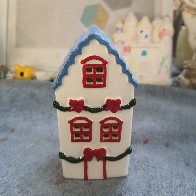 Ink Porcelain, Ceramic Crafts, Ceramic Christmas House Ornaments, Christmas Decorations