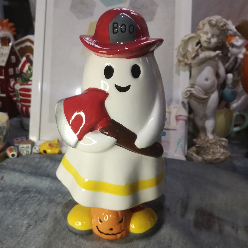 Ink Porcelain, Ceramic Crafts, Ceramic Halloween Ghost Figurines