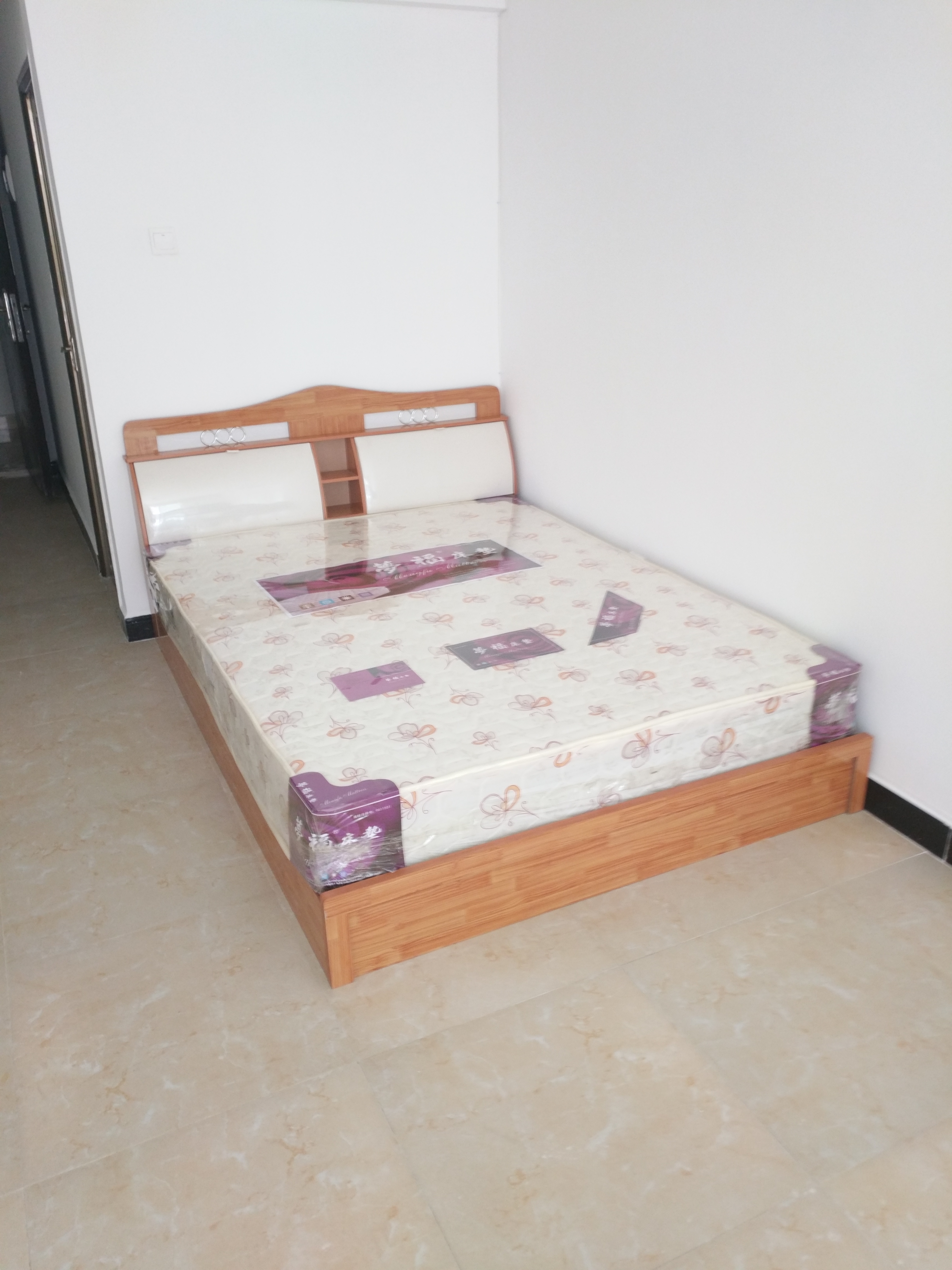 Hiện đại giường hộp cao Côn Minh Côn Minh giá rẻ giường mềm mại bởi Simmons Banchuang giường đôi giường hôn nhân hiện đại nhỏ gọn nóng - Giường giường 2 tầng cho bé