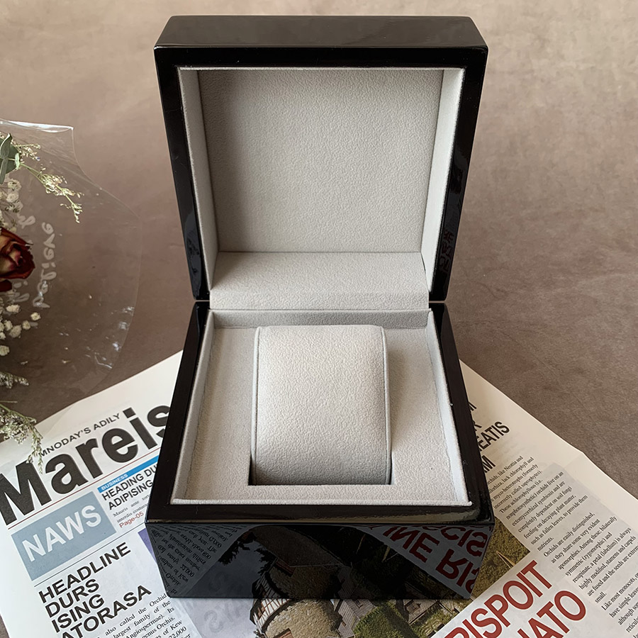 High-end glossy paint watch box display box brooch packaging box mechanical watch single wooden box jewelry gift box customization