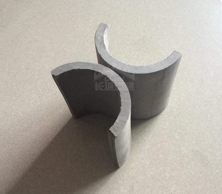 仿古瓦造型 <wbr>仿古瓦隔断 <wbr>瓦片叠加效果 <wbr>青瓦隔断 <wbr>青瓦镂空墙案例