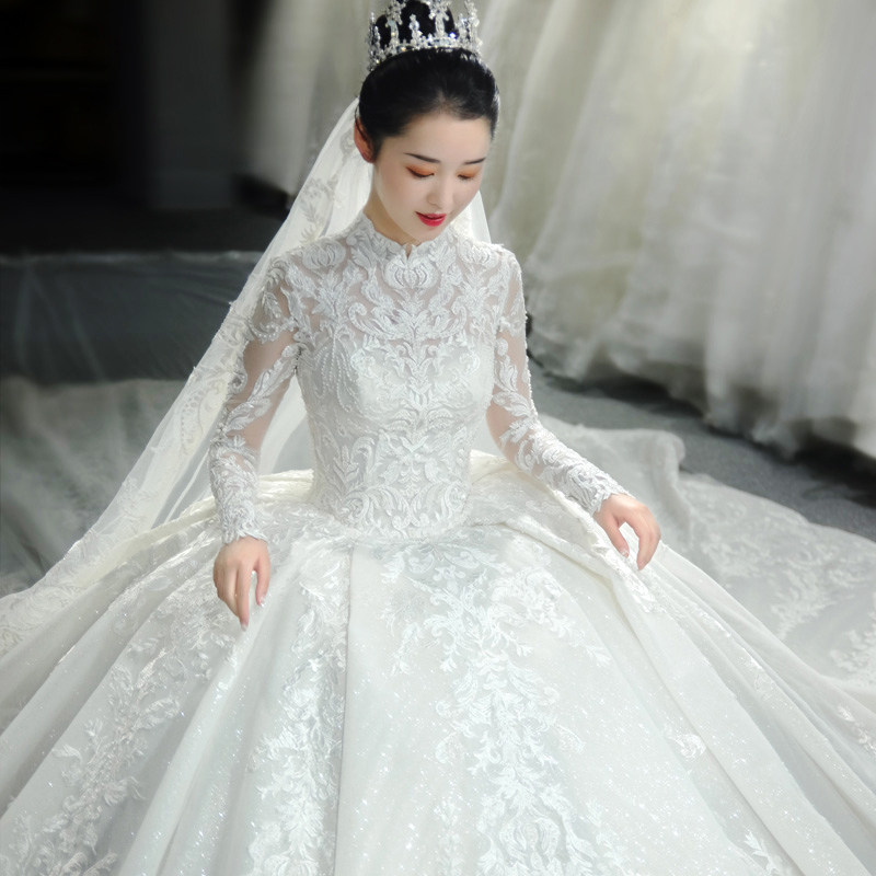 Wedding dress 2022 new bride wedding dress winter long sleeve French temperament conservative sentence is superfantasy drag