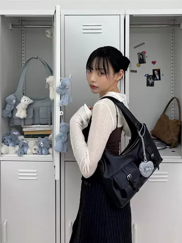 Xu Yunzhen Zhao Yi, та же самая сумка для подмышки, что и Zhao Zhaoyi, 2025 корейская ниша сладкая и классная девочка сумка для мотоциклета, сумка для плеча на плечо