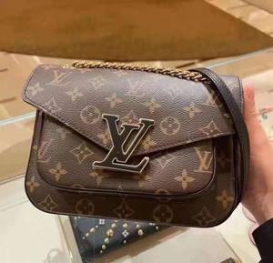 LV/路易威登女包新款老花帆布翻盖邮差包单肩斜跨链条包M45592