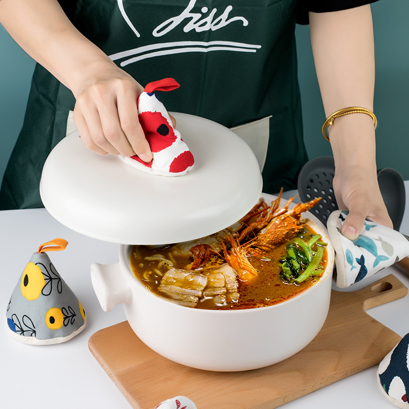 如何选择适合的防烫加厚手套🧤和砂锅耐高温盖帽？