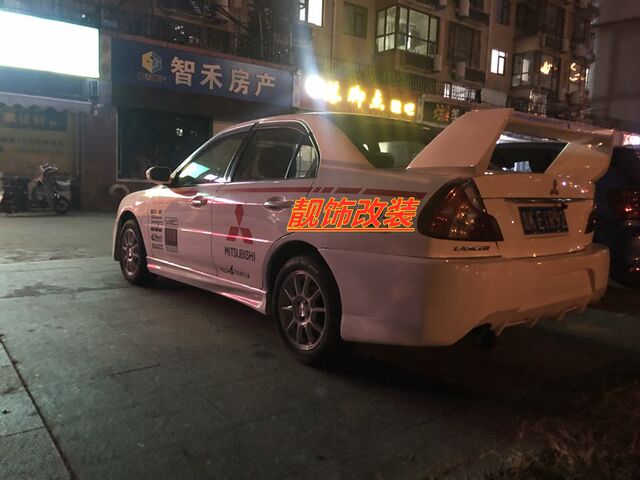 Mitsubishi Lancer Modified Full Body Kit Lancer Evo9 Front and Rear Bumper Side Skirts Full Body Kit Lancer Large Rear Spoiler