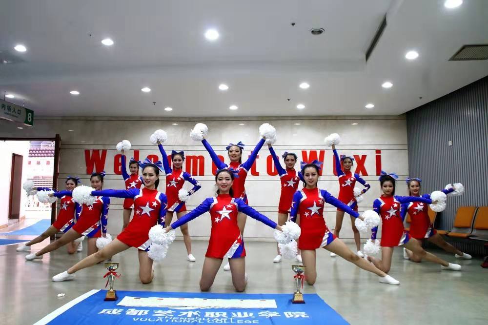 Book a bodysuit and a gymnastics suit for elementary and middle school students' art gymnastics to serve young children