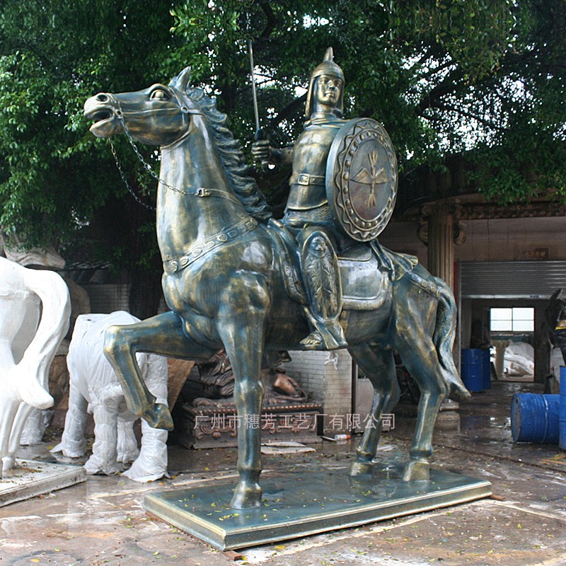 Western Roman Soldier Knight Horse Imitation Bronze Fiberglass Sculpture British Warrior Holding Shield Statue Landscape Decoration Ornament